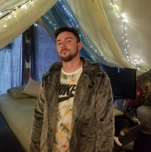 NEW!! FAUX FUR FESTIVAL COAT - Picture 1 of 3